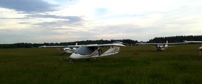 Фотофакт. Три “Цессна-172 и один Х-32 “Бекас” в старом аэропорту.