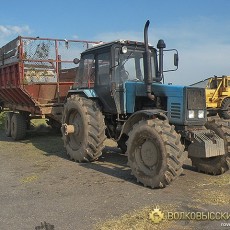 Тракторист трагически погиб под колесами «Амкодора» и «бесправник» на мотоцикле