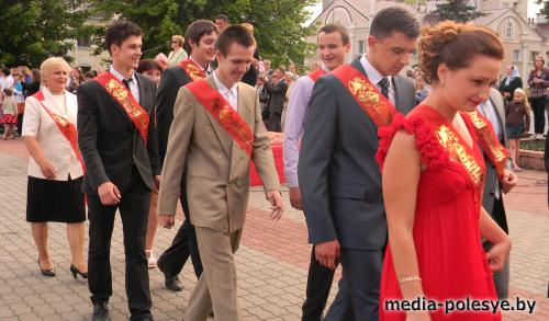 Перед выпускниками Лунинетчины открылась дверь в большую жизнь