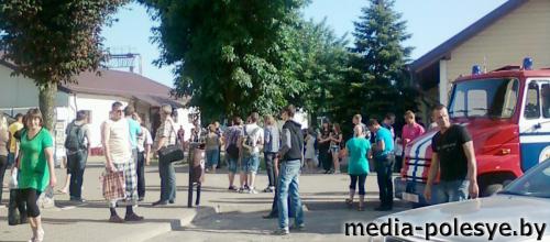 Эвакуация была объявлена вечером 19 июня на ж/д вокзале в Лунинце