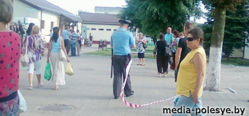 Эвакуация была объявлена вечером 19 июня на ж/д вокзале в Лунинце