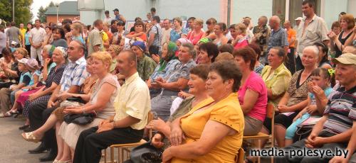 Свята “Лунінецкія клубніцы” прайшло ў Дварцы