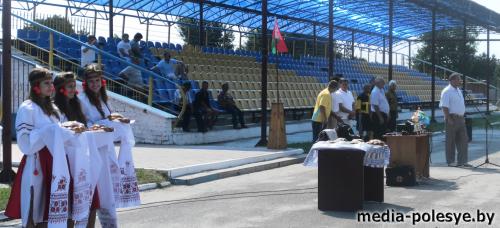 На соревнованиях в Сарнах футбольная команда ветеранов Столинского района взяла бронзу