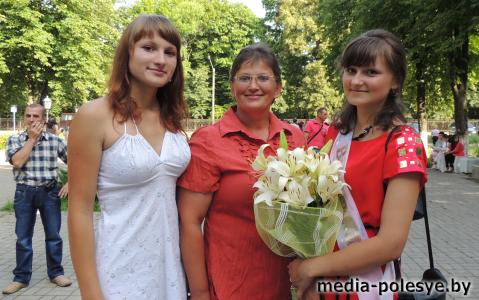 Дипломы выпускникам вручают в эти дни в Столинском аграрно-экономическом колледже