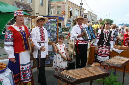 Народнай музыцы далей іскрыцца, славячы цымбальную сталіцу (+фота)