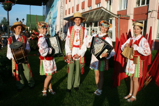 Народнай музыцы далей іскрыцца, славячы цымбальную сталіцу (+фота)