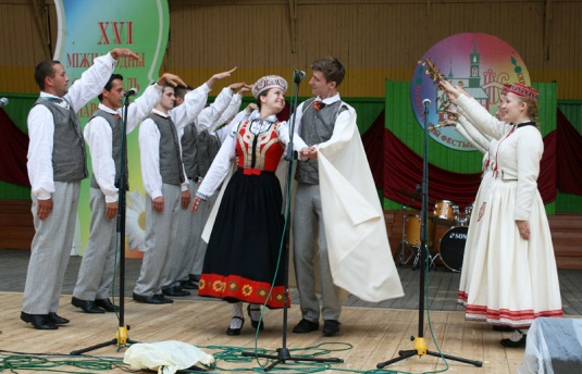 Народнай музыцы далей іскрыцца, славячы цымбальную сталіцу (+фота)