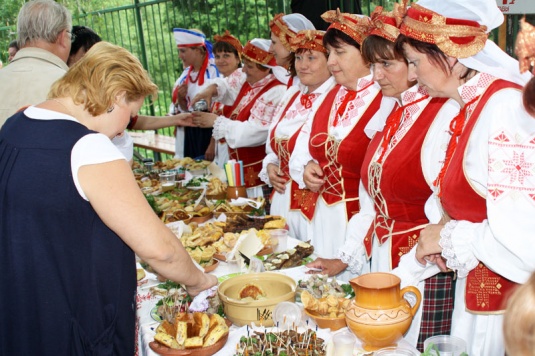 Народнай музыцы далей іскрыцца, славячы цымбальную сталіцу (+фота)