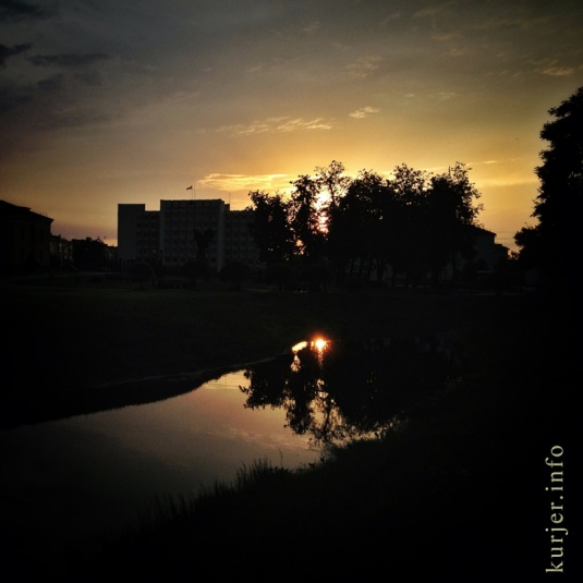 Фотоокна 12 июня 2013. Мобильником