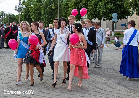 Волковыск проводил выпускников в большую жизнь