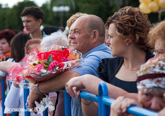 Волковыск проводил выпускников в большую жизнь