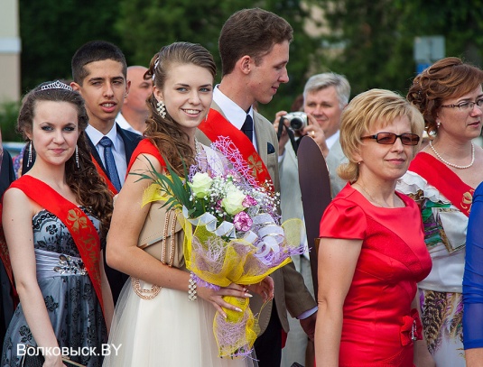 Волковыск проводил выпускников в большую жизнь