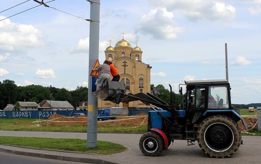 Решаются дорожные проблемы Вишневца: начались работы на развязке пересечений проспектов Купалы и Клецкова в Гродно