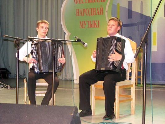 Баталии под скрипку, гармонь и цимбалы (+фото)