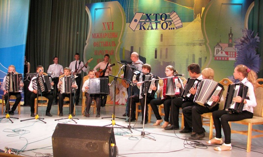 Баталии под скрипку, гармонь и цимбалы (+фото)