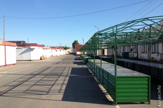 Фотофакт: новые прилавки на Слуцком рынке