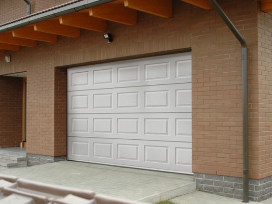 Гаражные ворота от компании «Техноград»: цена и качество на высоте