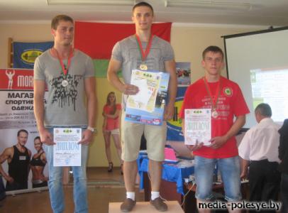 Лунинчане на чемпионате Беларуси по жиму штанги лёжа взяли медали разных достоинств