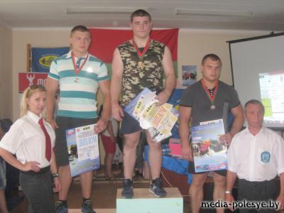 Лунинчане на чемпионате Беларуси по жиму штанги лёжа взяли медали разных достоинств