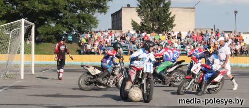 Лунинецкие мотоболисты уступили сборной Беларуси с минимальным счётом