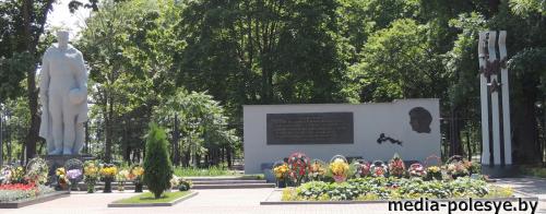 На площадь в Столине пришёл лишь один ветеран На площадь в Столине пришёл лишь один ветеран