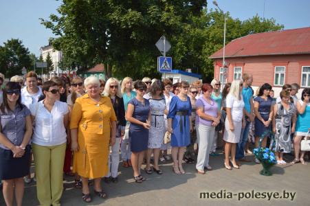 В Лунинце прошёл митинг. Ветераны отправились по местам боевой славы