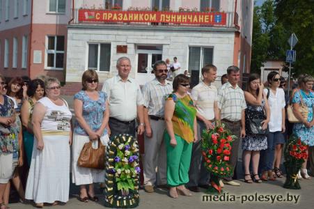 В Лунинце прошёл митинг. Ветераны отправились по местам боевой славы