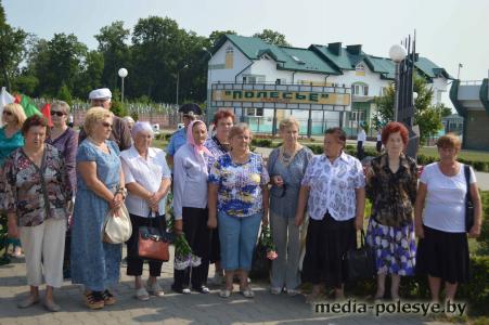 В Лунинце прошёл митинг. Ветераны отправились по местам боевой славы