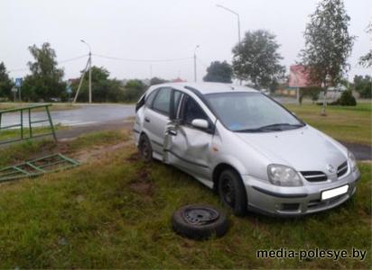 В ночных ДТП на Лунинетчине с интервалом в один час пострадали две 17-летние девушки