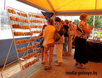 Православная выставка-ярмарка работает в эти дни в Столине