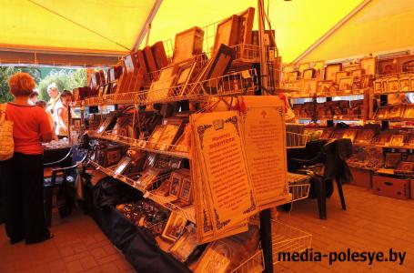 Православная выставка-ярмарка работает в эти дни в Столине