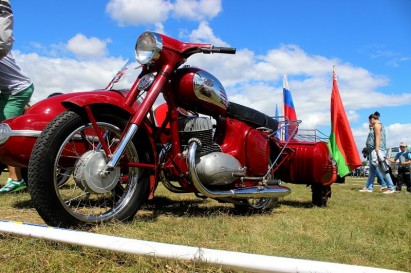 Фоторепортаж с первого дня SunDay AutoGrodno.by 2013