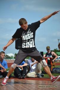 Белорусы, украинцы и россияне по"миТУСИЛИ" в Лунинце Белорусы, украинцы и россияне по"миТУСИЛИ" в Лунинце