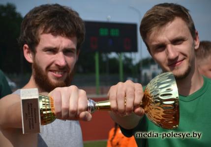 Белорусы, украинцы и россияне по"миТУСИЛИ" в Лунинце Белорусы, украинцы и россияне по"миТУСИЛИ" в Лунинце