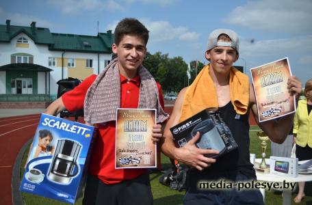 Белорусы, украинцы и россияне по"миТУСИЛИ" в Лунинце Белорусы, украинцы и россияне по"миТУСИЛИ" в Лунинце