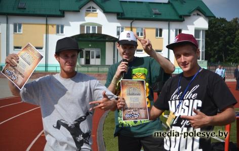 Белорусы, украинцы и россияне по"миТУСИЛИ" в Лунинце Белорусы, украинцы и россияне по"миТУСИЛИ" в Лунинце