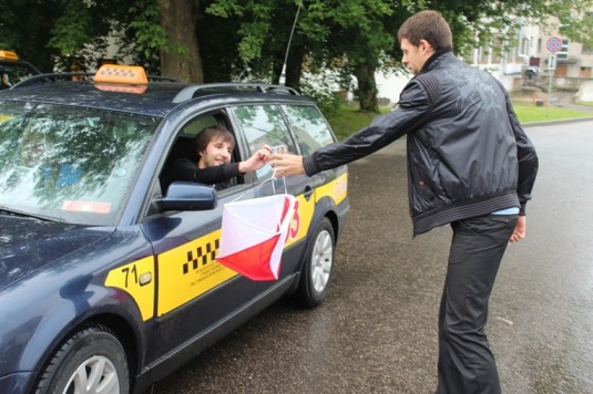 В Гродно определили лучшего таксиста – он работает в такси “Мерс”