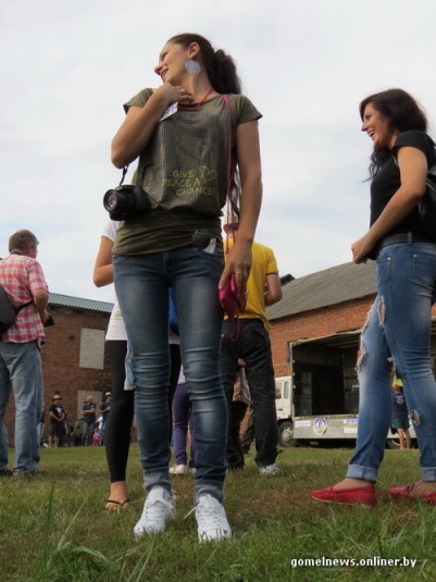 В болотах под Калинковичами внедорожники устроили гонки на выживание (фото)