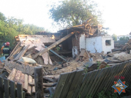 Житель Калинковичского района погиб при взрыве собственного дома (фото, видео)