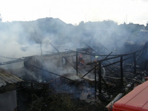 В Дрибинском районе дети сожгли сарай и едва не унитожили две бани