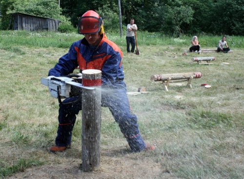 Лидер — Валерий Лещик