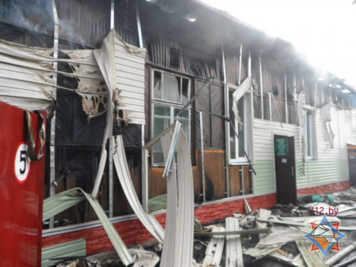 Здание ДОСААФ горело в Хойниках (фото, видео)