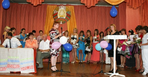 Вступая во взрослую жизнь. В Поставском профтехколледже прошёл выпускной (+фото)