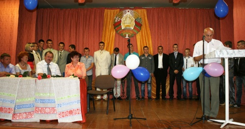 Вступая во взрослую жизнь. В Поставском профтехколледже прошёл выпускной (+фото)