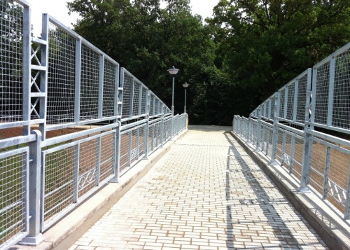 Пешеходный переход за Румлевским мостом в Гродно ликвидирован: открыт мост для пешеходов