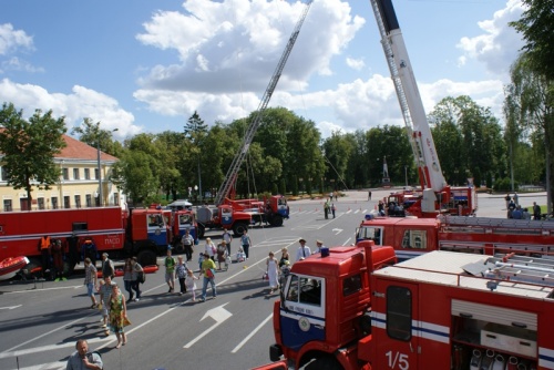 В Гродно состоится празднование 160-летия пожарной службы: парад пожарной техники, концерт оркестра МЧС, полевая кухня и водный салют
