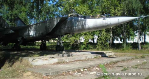 “Есть не только МиГ”: в Гродно в музей под открытым небом планирую перенести самолет-памятник из Щучина