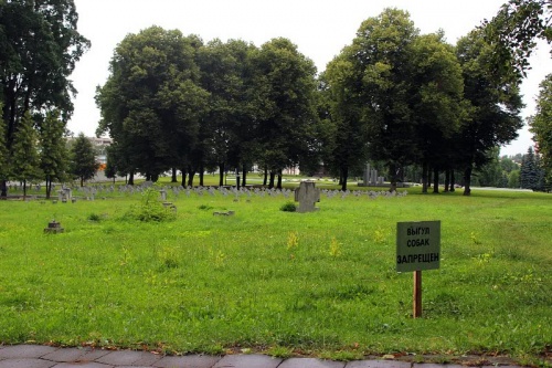 Воинское кладбище в Гродно может перестать быть удобным местом для выгула собак