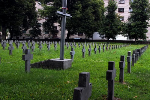 Воинское кладбище в Гродно может перестать быть удобным местом для выгула собак