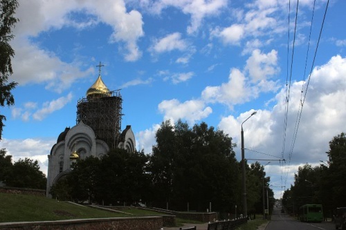 В Гродно на храм установили купол высотой с трехэтажный дом